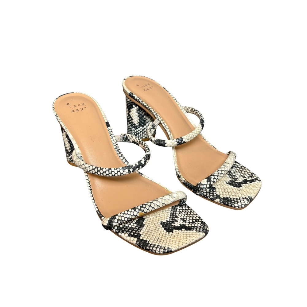 A New Day Cream Snake Strappy Chunky Open Square Toe Block Heel Sandals Womens 9